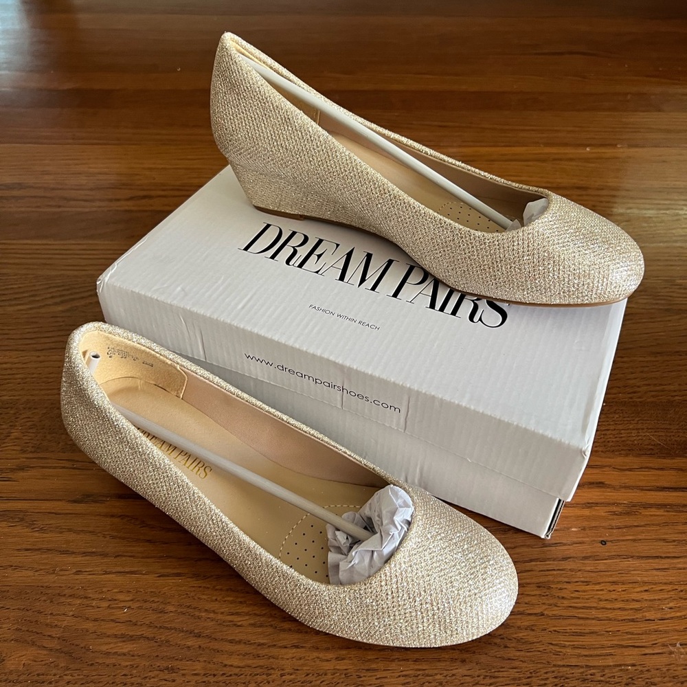 Dream Pairs - Gold Glitter Wedge Kitten Heel Size 8